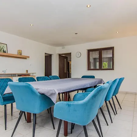 Vakantiehuis Gorgeous In Popovici With Wifi Popovici (Sibenik-Knin)