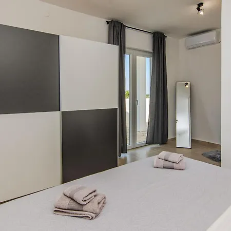 Gorgeous In Popovici With Wifi * Popovici (Sibenik-Knin)