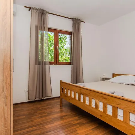 Vakantiehuis Gorgeous In Popovici With Wifi Popovici (Sibenik-Knin)