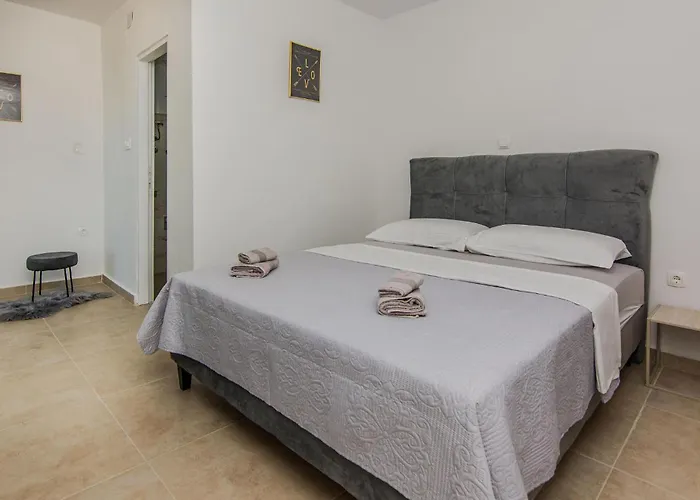 Gorgeous In Popovici With Wifi * Popovici (Sibenik-Knin)