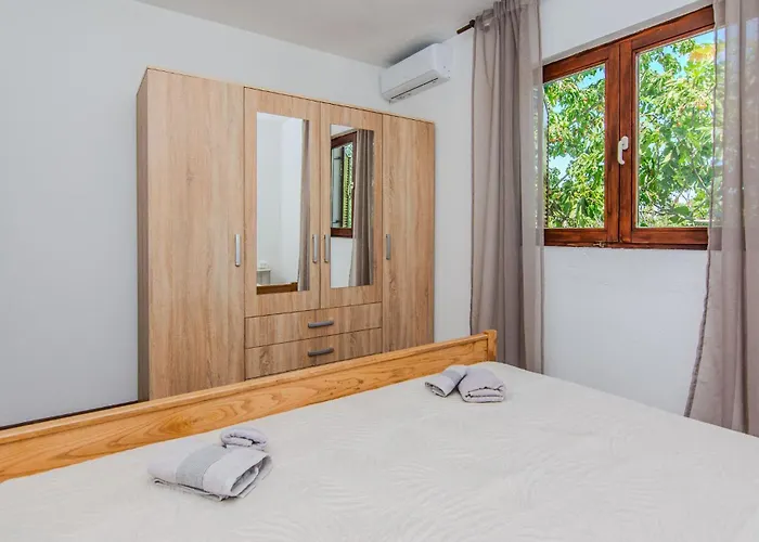 Vakantiehuis Gorgeous In Popovici With Wifi *