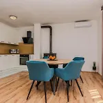 Gorgeous In Popovici Holiday home