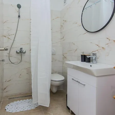 Hébergement de vacances Gorgeous In Popovici With Wifi *