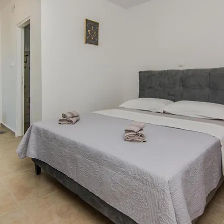 Gorgeous In Popovici With Wifi * Popovici (Sibenik-Knin)