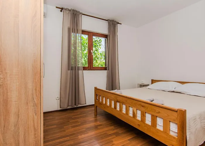 Σπίτι διακοπών Gorgeous In Popovici With Wifi Popovici (Sibenik-Knin)